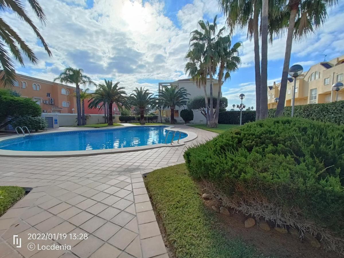 Rosaleda Locdenia Apartment Екстериор снимка